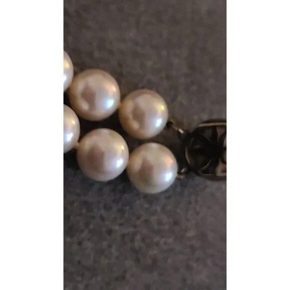 Vintage Majorica Double Strand Faux Pearl Choker 16 Large Iridescent Pearls